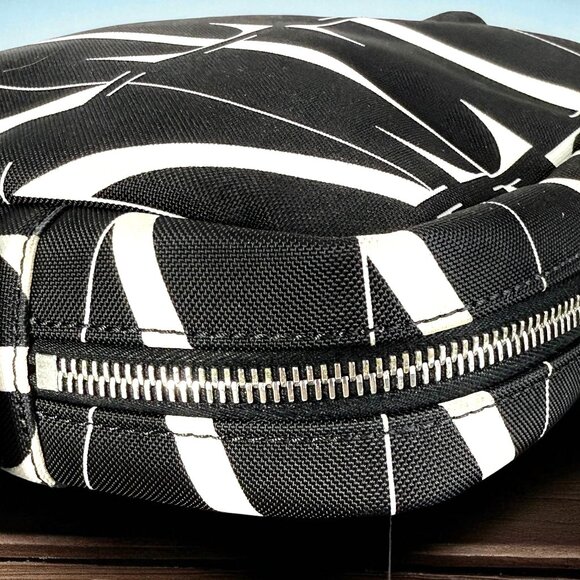 Valentino Garavani VLTN Logo Camera Crossbody Bag with COA - Picture 9 of 14